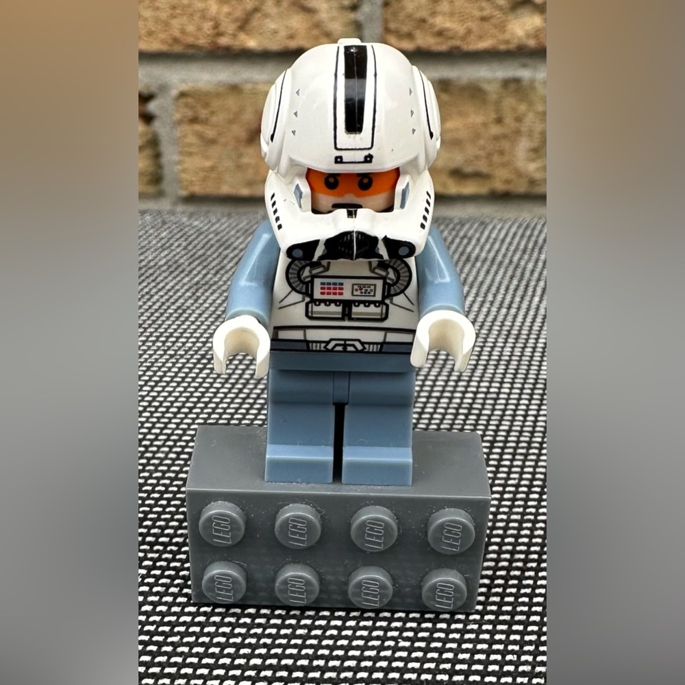 ✅3 for $25 - LEGO Star Wars Clone Trooper Pilot (Phase 2) Minifigure Magnet - Picture 2 of 6